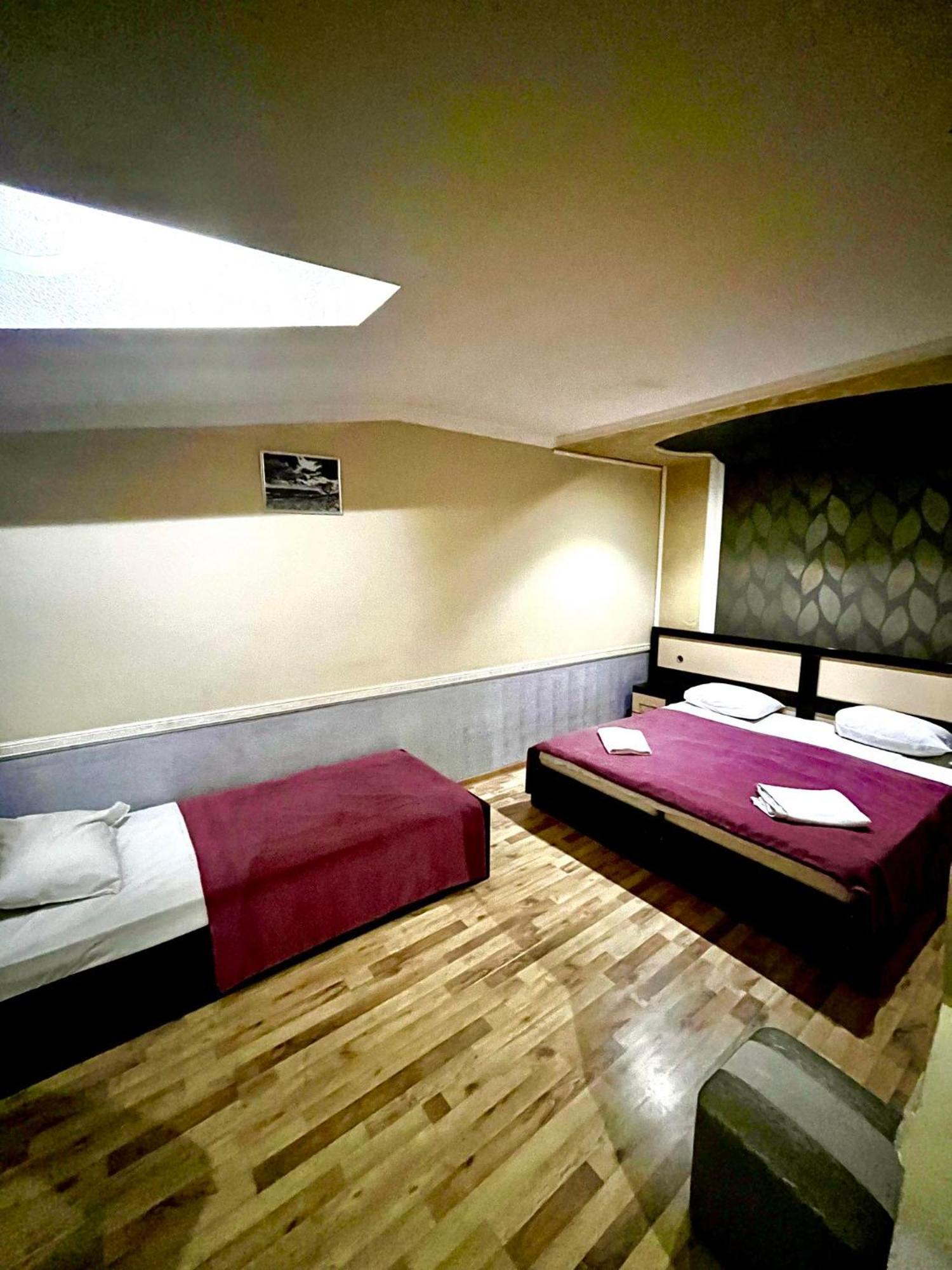 欧罗巴住宿加早餐酒店 库塔伊西 外观 照片